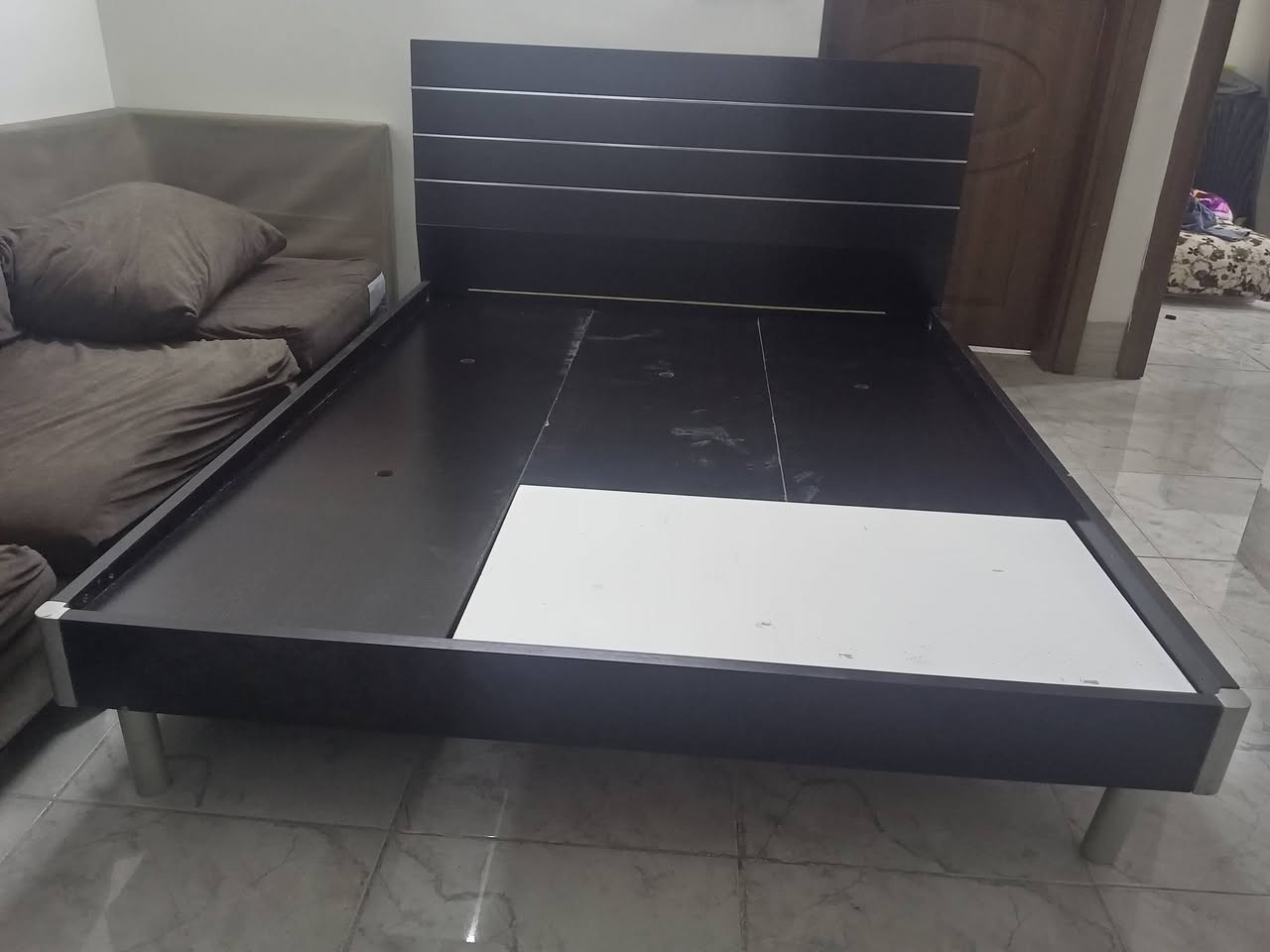 سرير نفرين نظيف جدا
*********** واتساب
