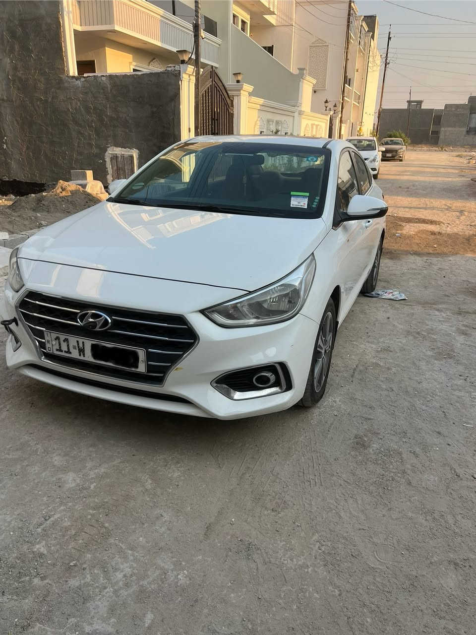 اكسنت  خليجي ٢٠٢٠ مكينة  ١٦٠٠ رقم بغداد ماشيه ٩٠ الف بدون حادث فقط وجود بارد في الجاملغ الامامي وطخة كما مبين في الصورة العنوان بغداد الدورة شارع ٦٠ رقم الهاتف *********** 
السعر ١٣٥ $
