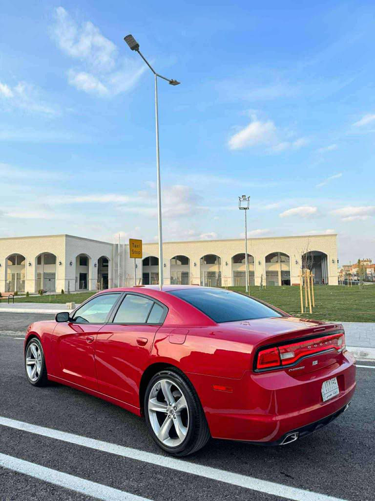 دوج جارجر 2014   V6
دوبي ساغ
فول مواسەفات تەنها سلايت نييه
مه كينه 6بستن
گيروو مه كينه به شرت
توندوو تولي به شرت
بيدحموو ليدراوو
بوياغ 3بارجه كليري ئه مريكاي
بوسحر تيل بكه
مشته ري ني بيزار مان مه كه
*********** أربيل, العراق
