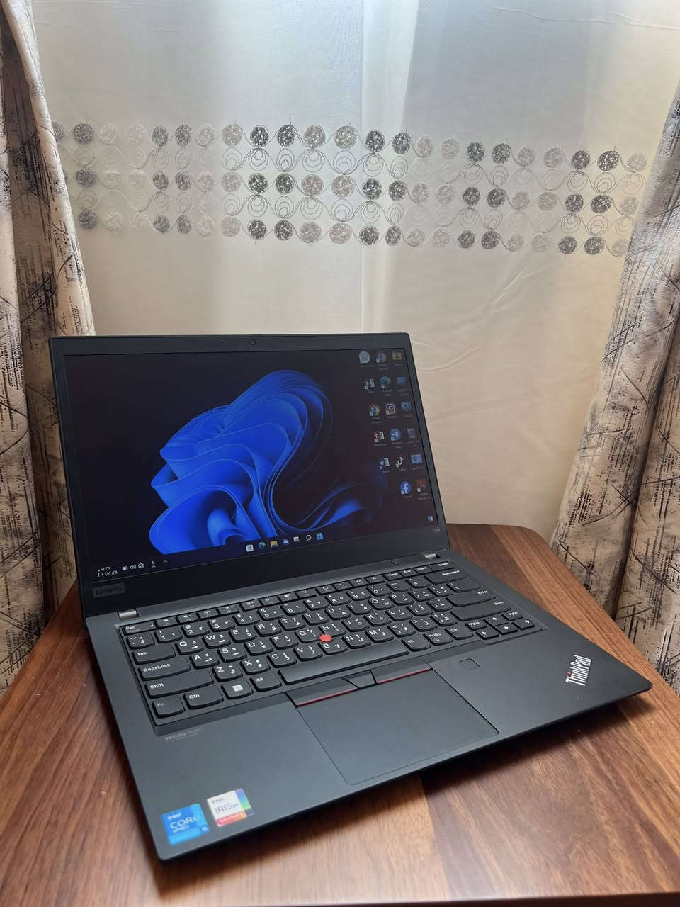 السلام عليكم لابتوب LENOVO جيل حادي عشر للبيع .
اللابتوب جدا نضيف وادائة قوي ومواصفاته جدا عالية يفيد الي عنده دراسة او العاب او تصميم او غيرها من الاستعمالات.
المواصفات :
المعالج intel core i5
الجيل : الحادي عشر. ( 11TH )
كرت الشاشة : inte irex 8GB 
الرام : 16GB DDR4 
الذاكرة ( الهارد ) : SSD 256GB  M.2
الشاشة : حجم 14.3 حوافها جدا ناعمه دقتها  تشغل 4K ضد التوهج ips فدشي كلش راقي.

المميزات:
شحنه تايب سي
الجيل الحادي عشر
 رامات 16 مو 8 فدشي مرتب وسريع
اللابتوب جدا سلم ووزنه خفيف 
الشاشة حجم 14.3 بحواف ناعمه جدا.
اللابتوب جيل حديث ومعالج سريع.
منصب عليه وندوز 11 برو مفعل مدى الحياة.
منصب عليه اوفس مفعل مدى الحياة .
كيبورد عربي انكليزي ليزري .
غالق كامرة سلايد .
كامرة امامية جدا واضحه.
سماعات ستيريو .
بطارية اللابتوب ليثيوم تطول وياك بالاستعمال المكثف اقل شي 4 ساعات
المنافذ :
منفذ التايب سي للشحن
منفذ التايب سي للبيانات
منفذ HDMI
منافذ USB ومنفذ Aux

الملحقات :
ملحقاتها كله كاملة وجديدة غير مستخدمة لان ماصارلي فترة بسيطة جدا من اخذته.
شاحنة اللابتوب اصلية
جنطة اللابتوب ماركة اصلية وبعدهي جديدة مامستعمله ابدا .

اللابتوب كلش نضيف ومواصفاته قوية ومحترمه وتصميمه سلم ومرتب .
ومابي أي نقص كيبورد سماعات انترنت شاشة كامرة كله شغال وممتاز ومابي اي نقص من اي ناحية.

السعر : 375 الف وبي مجال قليل .
مكاني النجف 
واليريده توصيل هم موجود ان شاء الله

***********

(لابتوب  LENOVO Lenovo lenovo i لينوفو لينوڤو جيل حديث حاسبة لابتوبات للبيع النجف بغداد الموصل  دلل البصرة)
