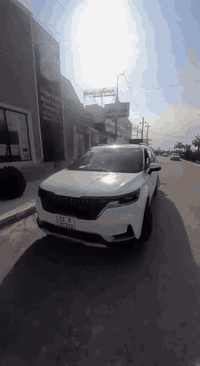 بسم الله الرحمن الرحيم كرنفال 2023  للبيع فقط سيارة جديدة بمعنى الكلمه...