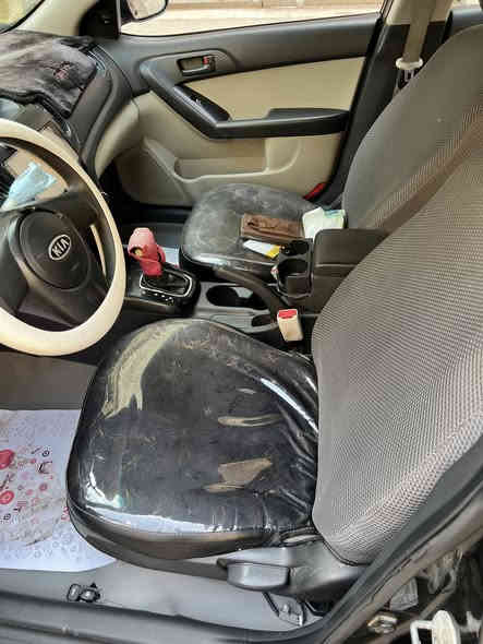 يا الله 
كيا سيراتو 2012 للبيع. جاهزه من كلشي. ٣ قطع بيه 
كير ومحرك جاهزات. من كلشي ما بيهم اي شي سياره. مناقصه اي شي.  صدر  برغي متفتح بي. 
شغل واطلع. 
سنويه باسمي  هزه جديده رقم جديد 
سعرها 85 وبيه مجال. وخادم. تجي وتشوف وتكلب السياره وبالخدمه. 
مكان السياره ( بغداد الحريه ) 
الرقم  :     ***********
