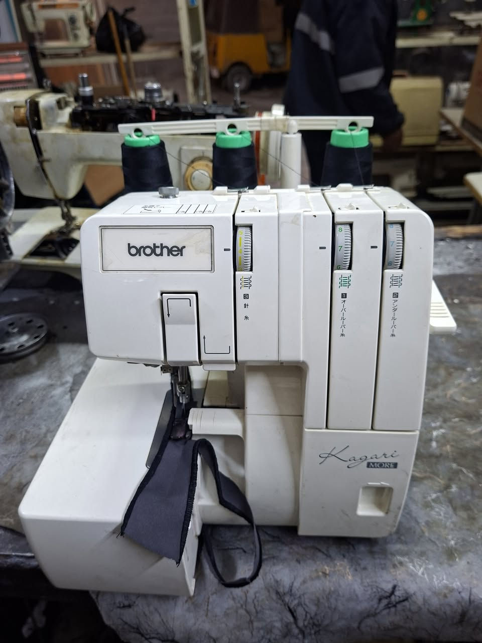 السعر 140 الف 
اوفر منزلي ياباني نوع برذر اصلي
3 بكرات 
شغلها يخبل متوفر توصيل لكافة المحافظات 
***********
***********
