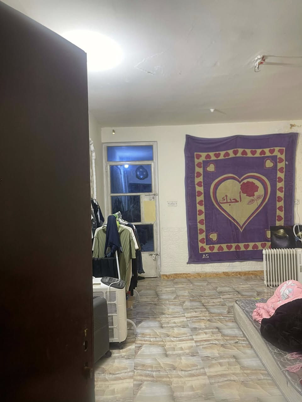 السلام عليكم 
بيت للبيع
٨٠ م واجه ٤ ونزال ٢٠
الغزاليه 
شارع المركز
مقابل السيده زينب
طابقين
٣ غرف
الاتصال على الرقم
***********
