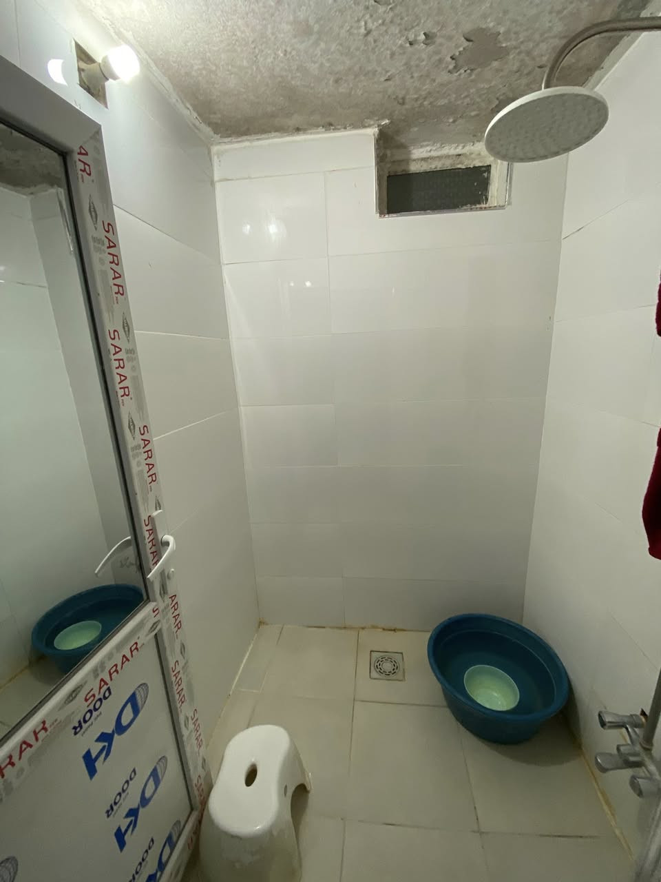 بەناوی خوای گەورە

خانو بۆ فرۆشتن
كەلار حەمەی كەریم
ڕوبەری 200 م
نزیك جادە
نزیك قوتابخانە
 ئەم خانوە پێك دێت لە قات و نیوێك

🔴قاتی یەكەم

🟣دوو نوستن
🟣هۆڵ 
🟣میوان
🟣مەتبەخ
🟣مشتەمەلات
🟣حەوشێكی گەورە

🔴قاتی دوەم

🟣دوو ژوری گەورە
🟣مشتەمەلات

خانوەكە خانویەكی جوانە
سەری كۆڵانی دەرناچێ بن بەستە
بەڵام سەیار ئەچێتە پێش دەرگا

‏‎🟢بۆ زانیاری زیاتر یان زانینی نرخ 
‎پەیوەندی بەم. ژمارانەی خوارەوە بكە
***********📞📞📞☎️
***********📞📞📞☎️

🍂🍂🍂🍂🍂🍂🍂🍂🍂🍂🍂🍂🍂
‏‎یان. سەردانی نوسینگەكەمان بكەن
‏‎كـەلار سـەرجـادەی كـفری

‏🏩‎نزیك نەخۆشخانەی شاری پزیشكی گەرمیانی ئەهلی
‏‎🚘🚘تەنیشت بەنزینخانەی شـار 
‏‎
       نـوسـینـگەی كـوردسـتان

🌹🌹🌹🌹🌹🌹🌹🌹🌹🌹🌹🌹🌹
***********
***********
‏‎بۆنێوەند گیری ڕاستەقینە
