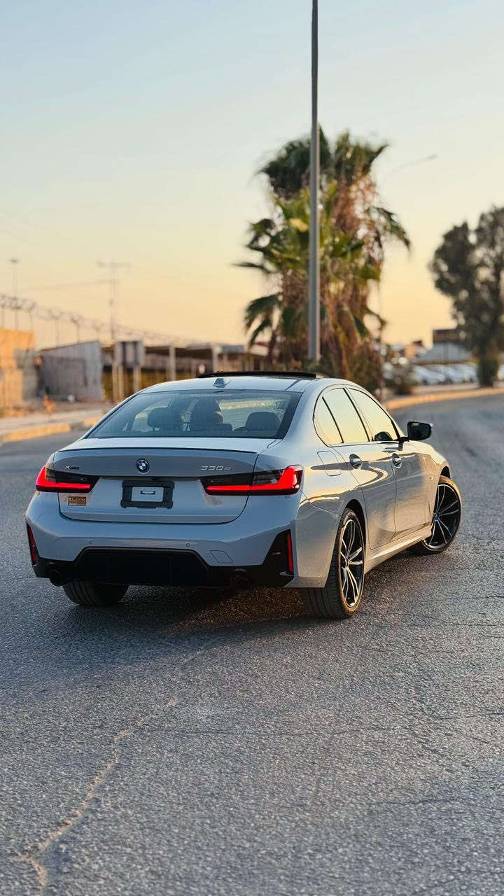 السلام عليكم 
للبيع فقط 
Bmw 330 i  2023 M Sport Package 🩶
بلكن ٣ انظمة (بانزين - هايبرد - كهرباء )  ✅
فول مواصفات للاخير 
رقم بغداد 
ماشيه ٣٢ 
الحادث جاملغ وبنيد  مصبوغ بنيد ونص جاملغ فقط 
بدون ايرباك بدون دواخل 
السياره نظيفة جداً وجاهزه من كل النواحي 
مكانها بغداد السيديه 
السعر ٣٦٠ وبي مجال 

***********

التواصل على الرقم فقط اتصال + واتساب 👍
