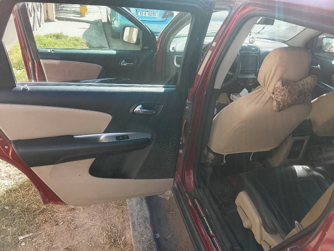 السلام عليكم دوج جورني موديل 11 مواصفات فول ماعدا الفتحه السعر ١١٥ وبي مجال بصيط مكاني بغداد الغزاليه للاستفسار *********** بيع او مراوس حسب القناعه
تشغيل عن بعد 
تبريد ٣قطع ثلج 🥶🥶
٧راكب
شاشه كبيره 
محرك ٣٦٠٠
كير ومحرك مكفول خير من الله 
كشنات جلد 
منظومة زنون اصلي كلفتني ٤٠٠$
حادثها چاملغ خلفي الأيسر 
ايرباكات كلها سليمه 
تحكم ستير
كروز سرعه
باتري جديد كبل شهر شاده بي ضمان سنه بغداد, العراق
