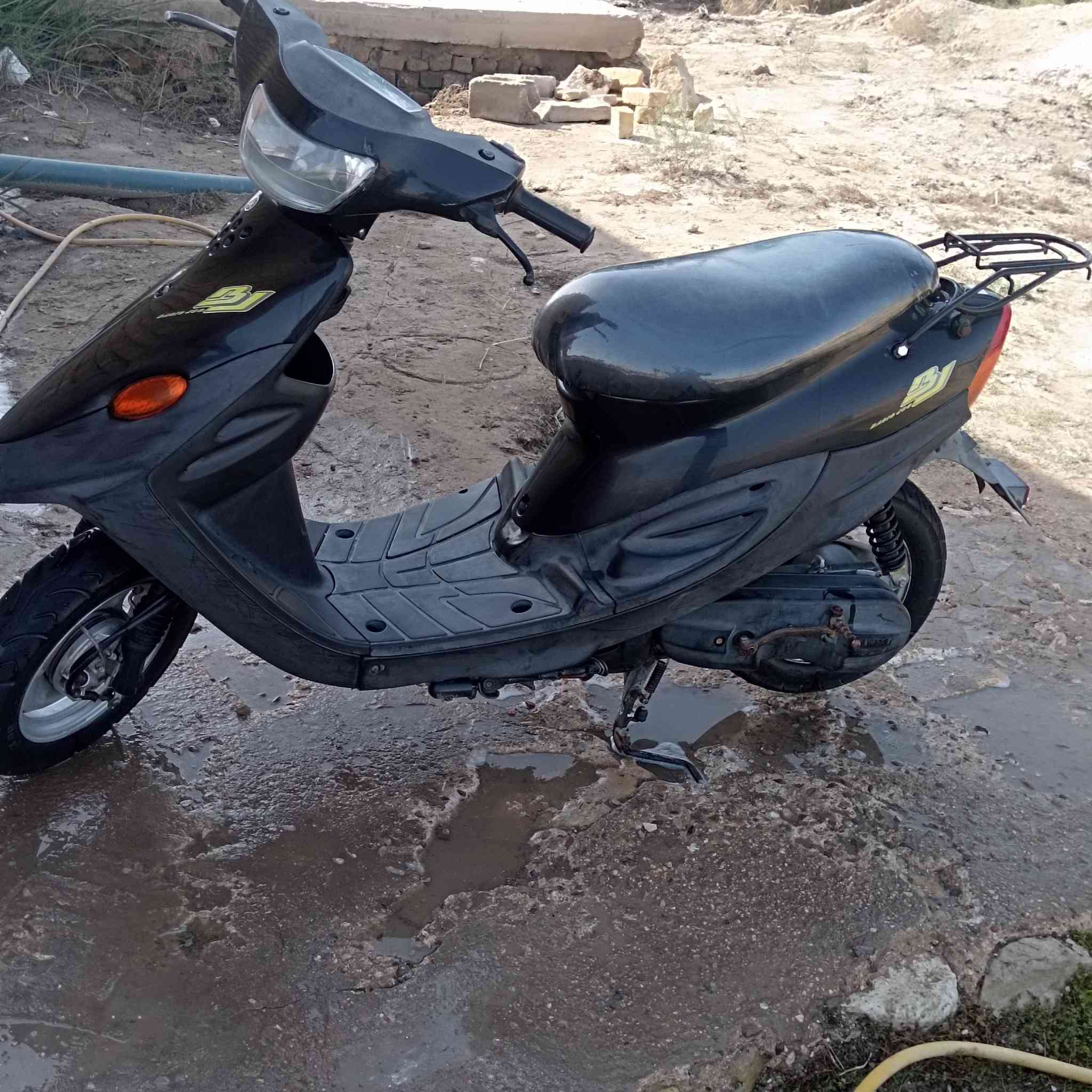 دراجه للبيع ما مفتوحه وين ما يعجبك افحص كهربائيات كلها شغاله على وضعها مراوس ابيجي مفتوحه مع فرالفرق
***********
