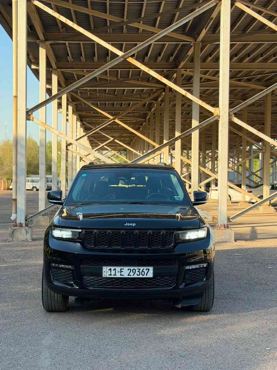 🚙 للبيع | Jeep Grand Cherokee Limited 2022

للبيع جيب جراند شيروكي ليمتد موديل 2022، بحالة ممتازة، لون أسود، عداد 60,000 كم.

المواصفات:
✅ محرك V6 سعة 3.6 لتر بقوة 293 حصان
✅ ناقل حركة أوتوماتيك 8 سرعات
✅ نظام دفع رباعي 4WD
✅ شاشة Uconnect قياس 10.1 إنش
✅ شاشة عدادات رقمية
✅ نظام صوت Alpine الأصلي
✅ مقاعد جلد كهربائية مع تدفئة وتهوية
✅ فتحة سقف بانورامية
✅ تشغيل بصمة ودخول ذكي
✅ كاميرا خلفية مع حساسات أمامية وخلفية
✅ مثبت سرعة راداري
✅ نظام المحافظة على المسار
✅ مراقبة النقطة العمياء
✅ Apple CarPlay و Android Auto
✅ جنوط 20 إنش

ملاحظات:

* السيارة حادث خفيف من الأمام البنيد مبدل وكاله نفس الون والجاملغ الامامي جهة عكس السايق بي شبر صبغ
* الباب الخلفي جهة الراكب يحتوي على BDR بسيط جدًا وغير ملحوظ السياره لغد شاصي دواخل كلها مكفول .
* صور الحادث موجودة ضمن المنشور بكل شفافية.

💰 السعر: 280 ورقة، وقابل للتفاوض بالمعقول مع الشاري الجاد.

📍 الموقع: بغداد – الحرية

📞 للتواصل: ***********
