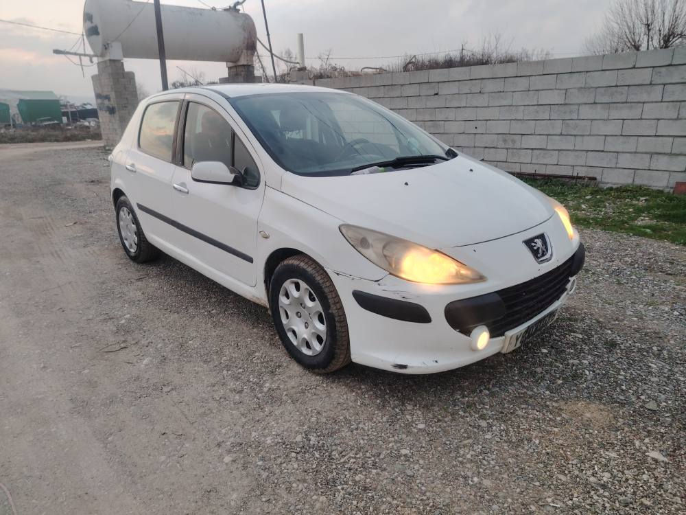 بیجۆ ٢٠٠٦ فرۆشتنی خێرا 
گێڕو مەکینەی بەشەرتە
ساردیو گەرمی
تایەی تازەیە
بێ تەقەو ڕەقە یە
ئاڕمی پلاستیکی سلێمانییەسەنویشی لەگەڵایە
بایی 38 گەڵایە قفڵی
لە سلێمانییە ژت***********
ژت*********** السليمانية, العراق
