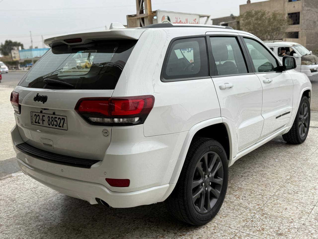 السلام عليكم جيب 2022 رقم اربيل بسمي سعرها 215 ورقة فوول مواصفات 6 سلندر بنوراما بيه سرقة بدون ضربة بيه صبغ ٣ قطع توحيد اللون بدون معجون بدون دواخل سيارة جديدة وجاهزة مابيه اي نقص محرك كير مكفولات ماشيه 28 للاستفسار *********** السعر 215 ورقة مكان بغداد
