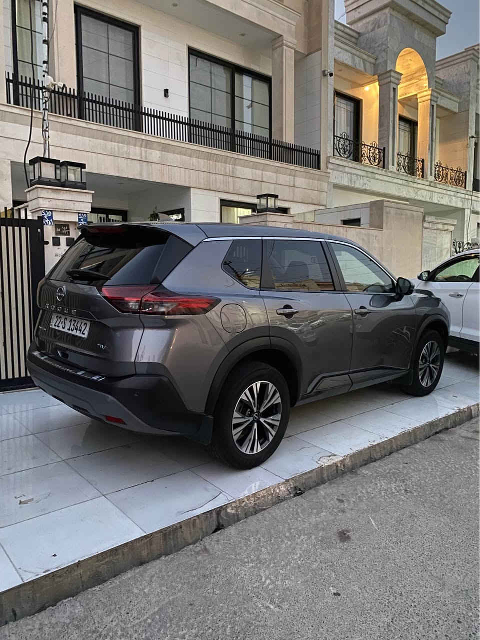 نيسان رؤگ ٢٠٢٣
مواصفات SV
بةس بونيت نيوةى سبوغة 
بى داخلى بى ارباك بة شةرتى فحص
*********** أربيل, العراق
