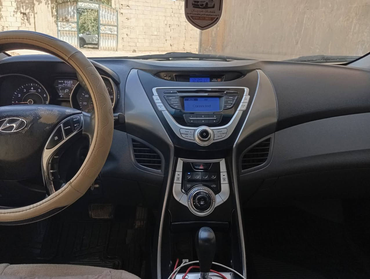 سلام عليكم ويرحمه الله وبركاته عندي سياره النترا موديل 12 سياره جديده رقم ***********
