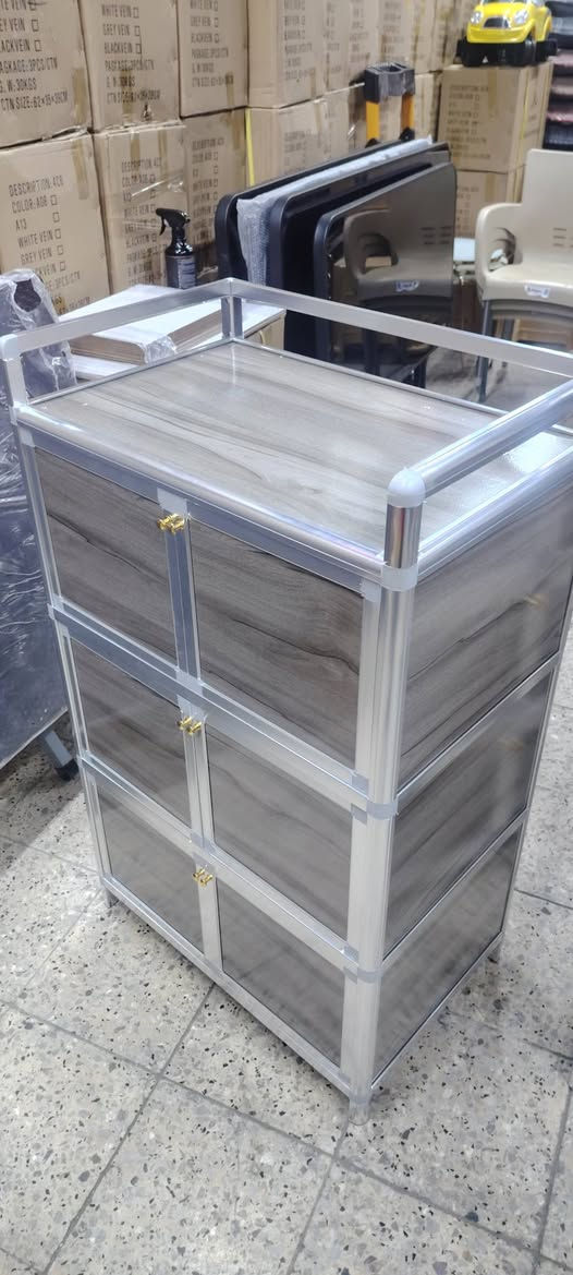 بس ب٥٥ الف دينار والتوصيل مجاني كافة انحاء العراق دولاب المنيوم متعدد الاستعمال شرط شغل درجه اولى براغي من اول رف الى اخر رف مع ضمان الجوده كلشي تكدر تستعملا بلمطبخ غرف النوم مكاتب محلات عيادات طبيه صالونات استخدام عام كلشي يرهم قياسو ٦٥ عرض ٤٥ عمق ١١٥ ارتفاع عنوانا موصل الساحل الايسر دركزليه قبل شارع المركز بثلاث محلات اذا انت جاي من اتجاه مجسر السويس بعد مطعم حسين الشيخ للاستفسار الاتصال على الرقم *********** *********** سنتر العزاوي لديكم لا خوف عليكم
