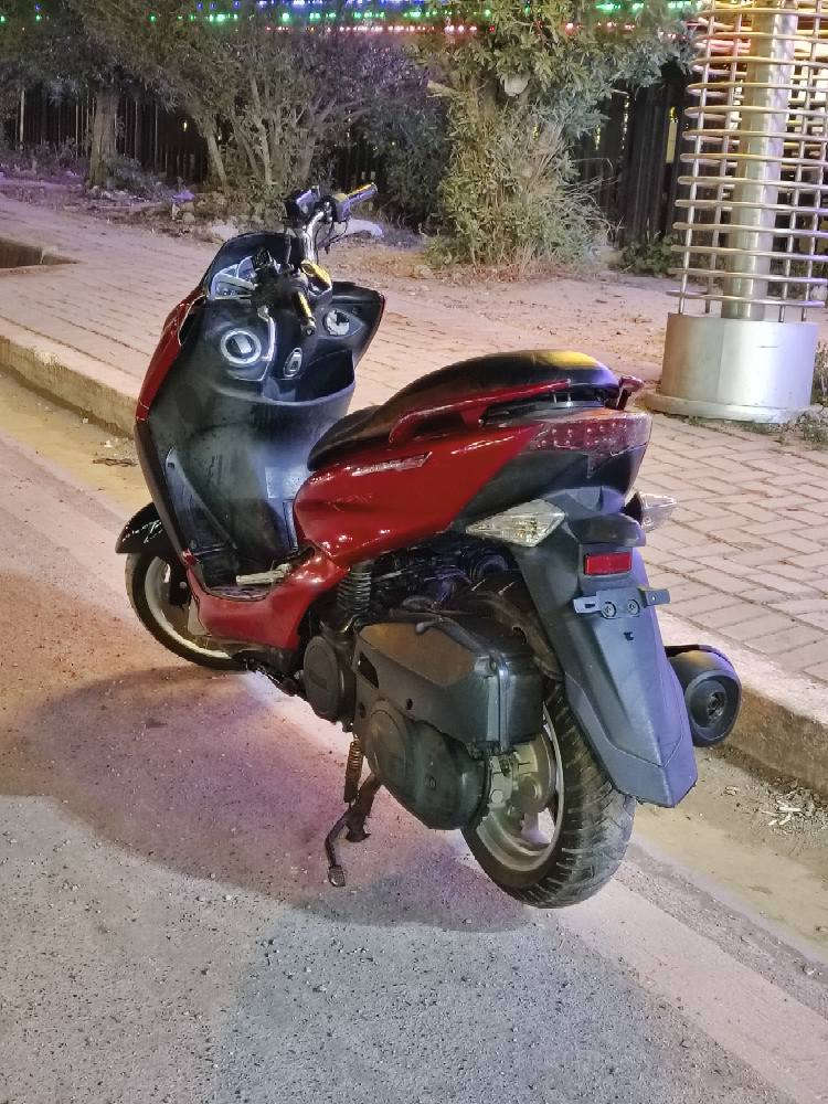 السلام عليكم
ياماها ماجسـتـا أس الحديث موديل 2017 🇯🇵ياباني 🇯🇵قبق نفخ طلاعات
للـــبـيــع كفالة عامة مكينة +كفرات 
الدراجة كاملة على اخر برغي مابيه نقص اوراق موجوده منفيس ومكاتبه كلش جديده الدراجه
 ✨ مواصفات ✨
راديتر
لايت عالي ناص 
اشاير يمنة يسرة
صندوك جك 
طلاعات
ستاند جانبي كهرباء 
مكينة 155سي سي 
بريك امامي خلفي دسك
موقع 📍بغداد بالغزاليه
السعر :975 وبي مجال كلش بسيط
للاستفسار 👇🏻
*********** بغداد, العراق
