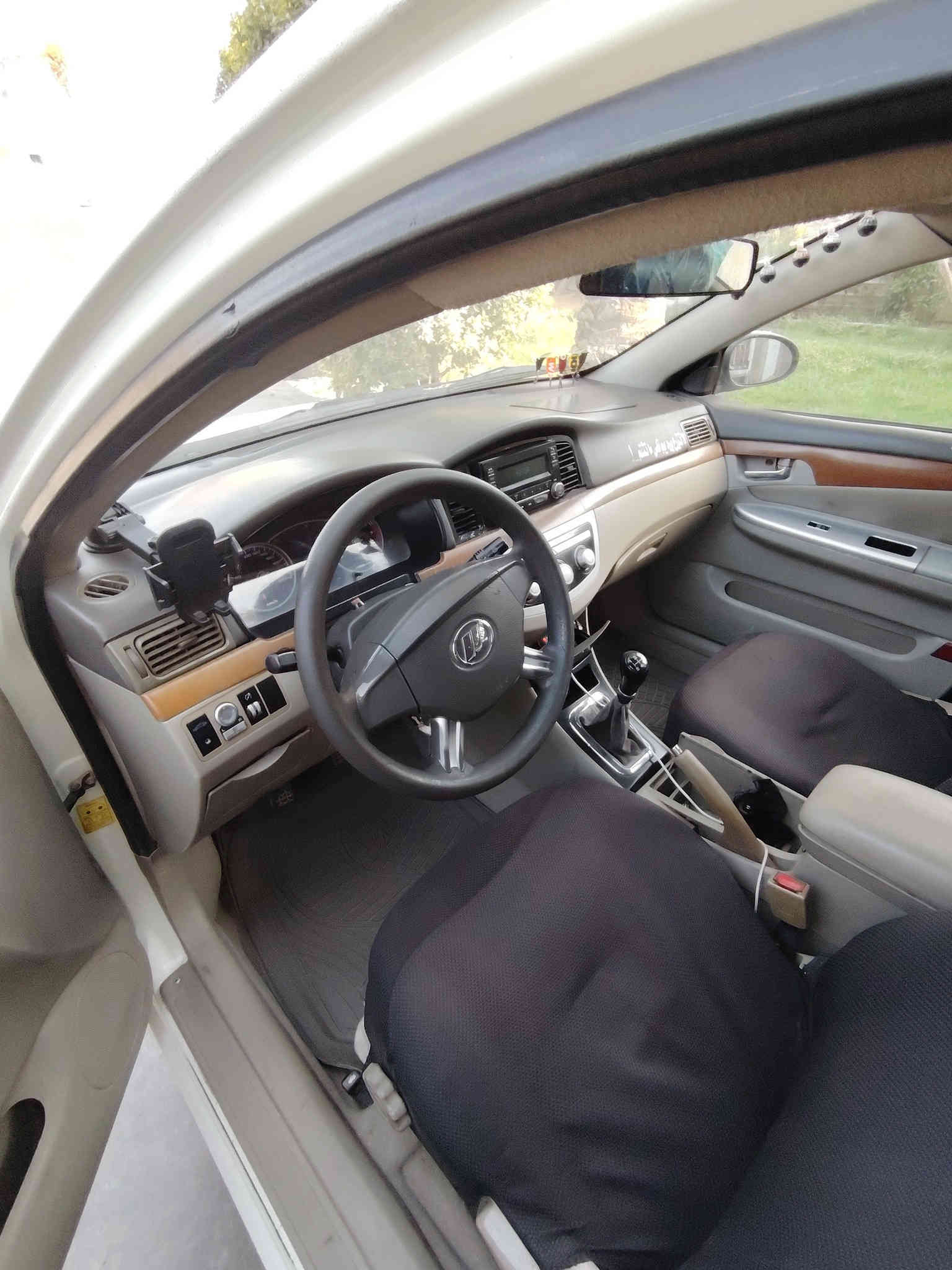 السلام عليكم
ليفان 620      2013
1600مكينه كورلا بيكاتشو كير عادي
السياره مكفوله من التبديل والحار بيها بس بارد خفيف  جاملغ خشم الجاملغ الامامي والجملغ الخلفي  المكينه بيها بلاستيك ولف تبريد تدفئه كله شغال السياره اي نقص ما بيها 
السعر 55 وبيها مجال
مكاني الدوره للاستفسار ***********
