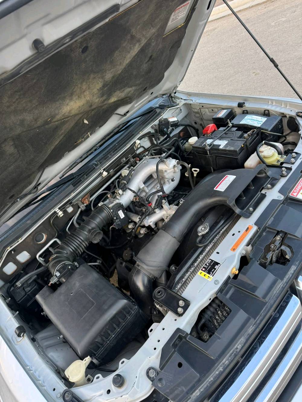 اسلام عليكم سياره للبيع   السيارة كفاله عامه  مكين او كيرر او تبريد وياه السويج موديل 2008 رقماه بغداد  للستفسار التصال ***********