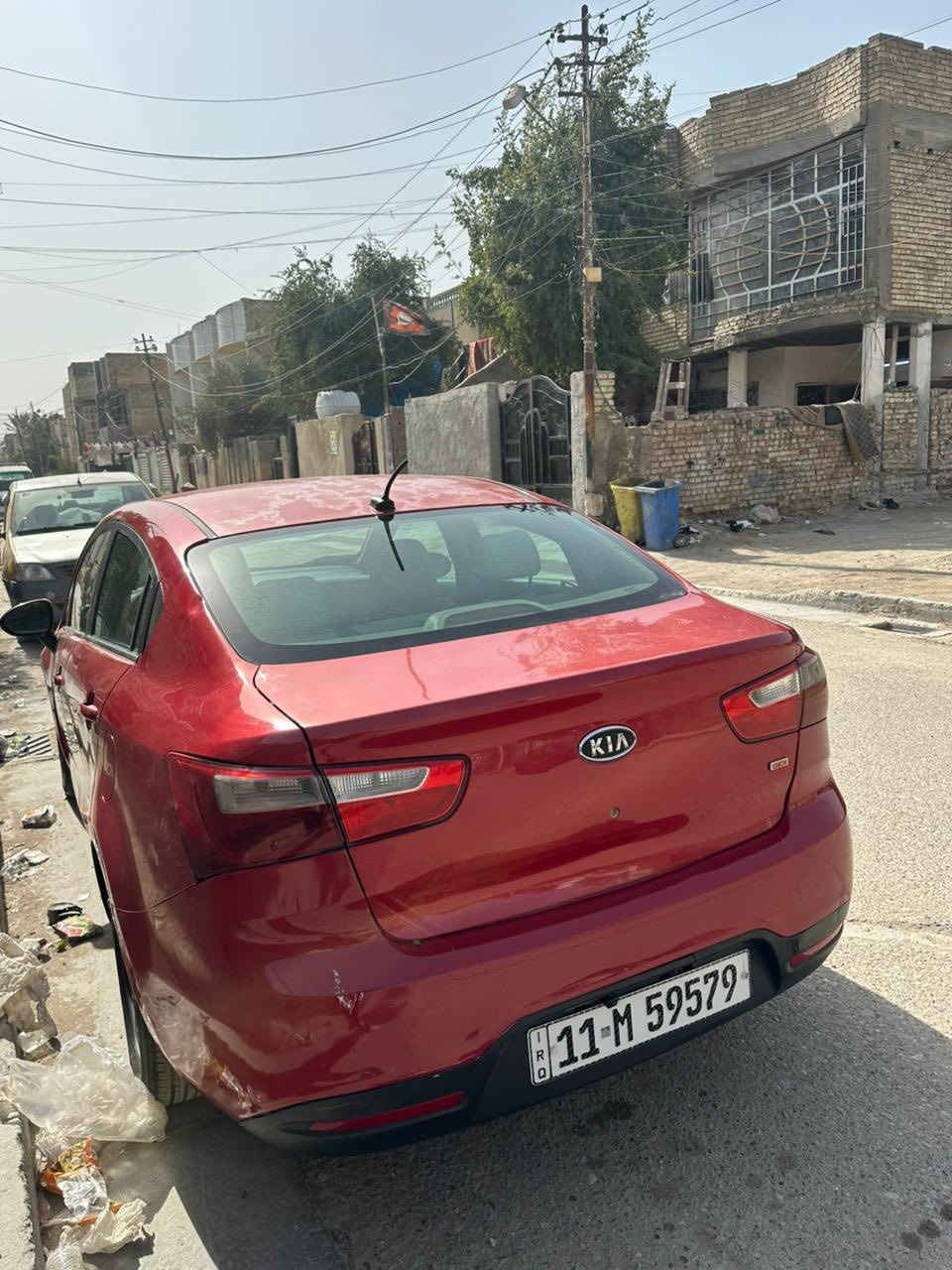 السلام عليكم كيا ريو 2013 للبيع وارد أمريكي محرك 1600 GDi
ضربتها باب السايق والي واره والجاملغ الأمامي إلي بجهة السايق 
السياره خير من الله 
مكينه وكير كفاله 
تبريد وتدفئه السياره كلش حلوه 
فقط بيها جراد أثر شمس 
السياره عارضها ب 85 وبيها مجال 
المكان بغداد البلديات 
الرقم : ***********
