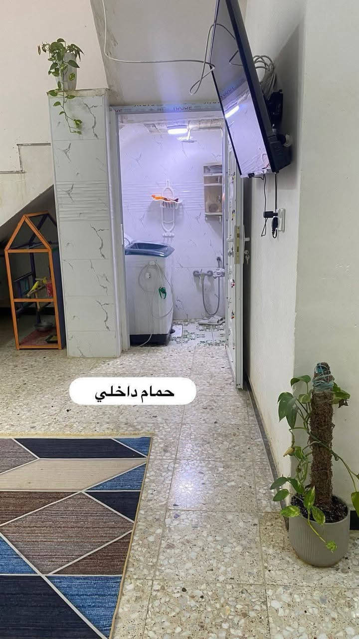 اعلان 
بيت بحي النفط مساحه 100 م مربع ركن 
زراعي اقرار محكمه 
 
خلف سوق صيادين 
يتكون من غرفه وصاله ومطبخ واستقبال وصحيات 
 داخليه وخارجيه 
بسعر 63 مع المجال 
تفاصيل اكثر مراجعه مكتب الساعي للعقار 
او الاتصال بالارقام التاليه 
***********
***********
***********
عنوان المكتب سايدين حي الشرطه مقابيل اسواق ريتاج 🧿
