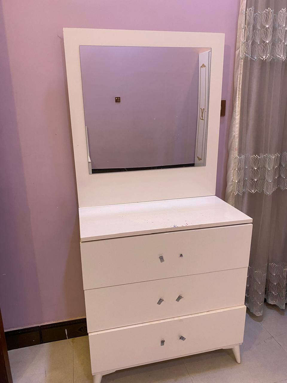 غرفه تركيه شبابيه نضيفه جدا جلسه فقط تجوه بدون دواشك***********
الرميثه الجديده
الغرفه ٤٠٠ وبيها مجال
ثلاجه ٢٥٠ وبيها مجال
مجمده ٤٠٠ وبيها مجال
جلسه ٢٠٠ وبيها مجال بغداد, العراق
