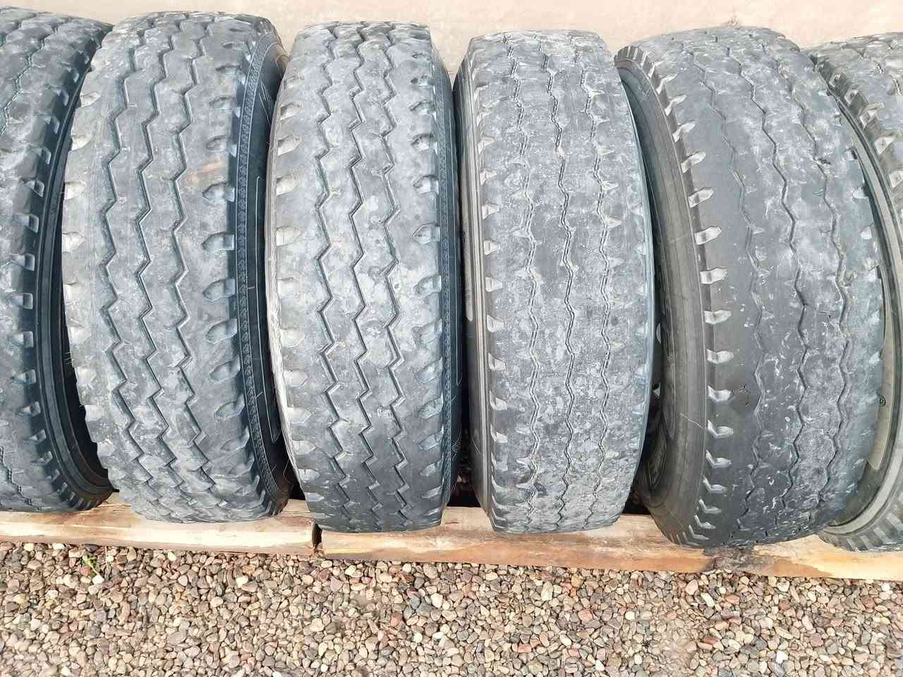 سلام عليكم تايرات للبيع مع ويالتهن الاماني مكان البصره رقم *********** سعر ١٠وراق  بيهن مجال
