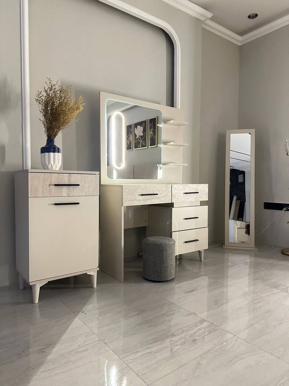 اهلاً وسهلاً بكم زبائننا ✨
تقدم لكم مجموعه الزيادي للااثاث التركي

*تم وصول موديل صباح * 

🩵10قطع الاصلي
🩵كنتور مختلف ٤باب المنيوم
🩵قياس الكنتور٣٢٠ سم ارتفاع ٢٢٠
🩵قياسات الغرفه ضخمة
🩵١٢ باب بالكنتور
🩵سرير مخزن + شازلون مخزن

⚠️ ملاحظة: البيع بالنقد فقط 🚫

📲 راسلنا الأن وأحصل على كافة التفاصيل - او شرفنا بالزيارة 📍 العنوان نجف جامعه وفاء
الاستفسار مراسله الصفحه او تصال📞
***********
