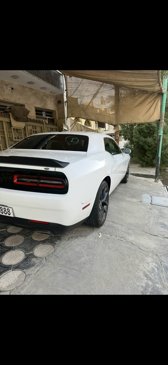 السلام عليكم
#جالنجر_sxt للبيع 
موديل 2023 أخر اصدار 
♦️ فتحة سقف 
♦️كشن كهرباء
♦️مثبت سرعة 
♦️شاشةوسطية
♦️كاميرا خلفية 
♦️عداد المسافة 19.800 
♦️محرك ٣٦٠٠
♦️ بدون صبغ او تبديل "شرط السونار
♦️حادثها دعامية خلفية فقط ومبدلة بوحدة بلادية 
♦️دعاميات مغلفات ppf
♦️لون ابيض ويل أسود 
♦️ رقم بغداد _ دولي بأسمي شخصياً
♦️مكانها بغداد الدورة 
♦️الهاتف / *********** + واتس اب 
بيها سونار من المندلاوي + صور الطخة مال أمريكا 
الجاد يتواصل وياي لمعرفة السعر .
♦️السيارة بحالة الوكالة دون أي نقص
