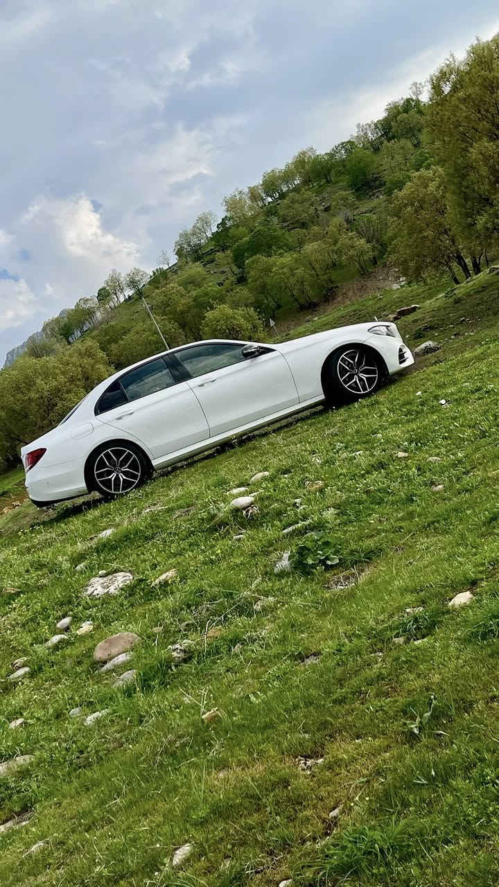 السلام عليكم ورحمة الله وبركاته .
من بعد اذن الاخوة القائمين على الصفحة 

مارسيديس إي ٢٥٠ / ٢٠١٧ للبيع رقم اربيل كلين تاتيل ، السيارة بحالة جديدة ، وارد الماني ضمان دولي  .

المواصفات

اولا :  ناقل حركة ١٠ نمر .

ثانيا : ايرباك عدد ثمانية .

ثالثا : انارة محيطية داخلية اكثر من ستين لون .

رابعا : انارة خارجية ذكية بعدسات زينون اربعة مليون بيكسل مع خاصة حماية السائق المقابل من الانارة المباشرة .

خامسا : مرايا جانبية قلابة قابلة للطي .

سادسا : دخول ذكي مع بصمتي تشغيل .

سابعا : جميع الكشنات تدفئة .

ثامنا : كشنات جلد لونين اسود واحمر .

تاسعا : ماوس .

عاشرا : توفر جميع انظمة القيادة الامنة .

حادي عشر : رادار ٣٦٠ درجة .

ثاني عشر : رادار مانع تصادم ٣٦٠ درجة .

ثالث عشر : انظمة قيادة ( ايكو ، كونفورت ، سبورت ، سبورت بلص ، مخصص ) 

رابع عشر : سلايد روف .

خامس عشر : فول تحكم استيرن ، استيرن فايبريشن 
ومواصفات اخرى كثيرة .

السيارة بيها  بارد بثلاث اماكن اصغر من قبضة اليد وتركت بدون تصليح حتى المشتري يتمكن من معرفة حجم الضرر .

السيارة متواجدة في مدينة اربيل 
السعر ٢٨٥٠٠ دولار
٢٨٥ ورقة ، وقابل للتفاوض .
السيارة بحالة جيدة جدا وجميع ملحقات شريكة مارسيدس موجودة ، الدوسات الاصلية ، عدة الاطفاء ، تسارع السيارة من صفر الى ١٠٠ كيلومتر باقل من خمس ثواني

للاتصال
***********
