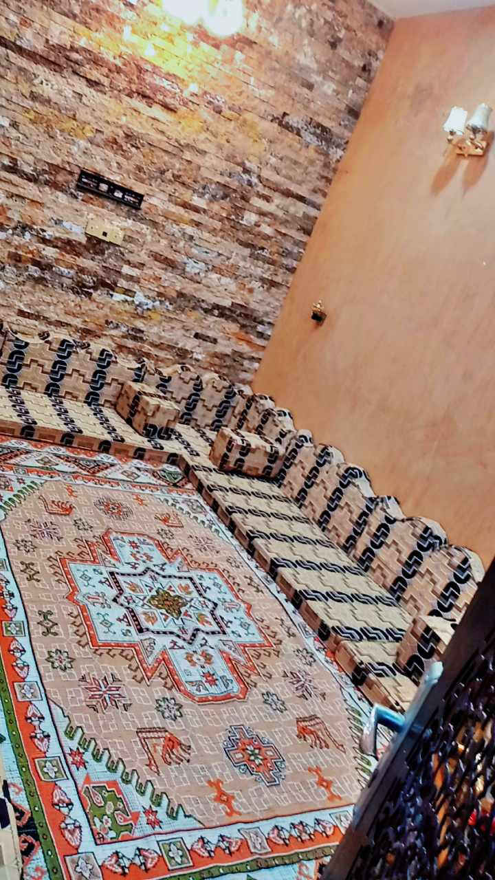 مشتمل للبيع خاجيه 100 متر شارع 30 المربع مقابل مفروشات بن شمران منطقه حي الاعلام 7000         *********** اتصال واتساب
