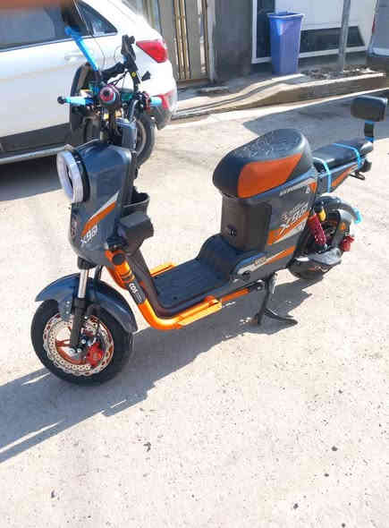 السلام عليكم دراجة x900
خمس بطاريات دراجة حلوة وسريعة سماعات بلوتوث لايد عدسة السعر 650 
مكاني بغداد زعفرانية 
***********
