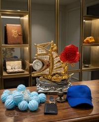 ساعة مكتب + ساعة يد + محفظة + كاسكيتة + مبخرة + نشرة  السعر 25  التواص...