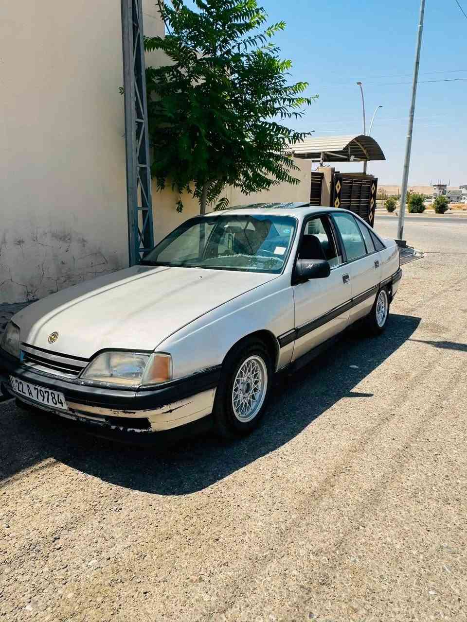 السلام عليكم.
اوميكه 1992 سياره جديده مال جناي. 

رقم اربيل سنويه لل30 كير محرك شرط 

دفتر بانزين. صدر امامي خلفي شرط 

تريد وكاله تريد تحويل. 

السعر 30 

*********** 
مكاني كركوك الدبس
