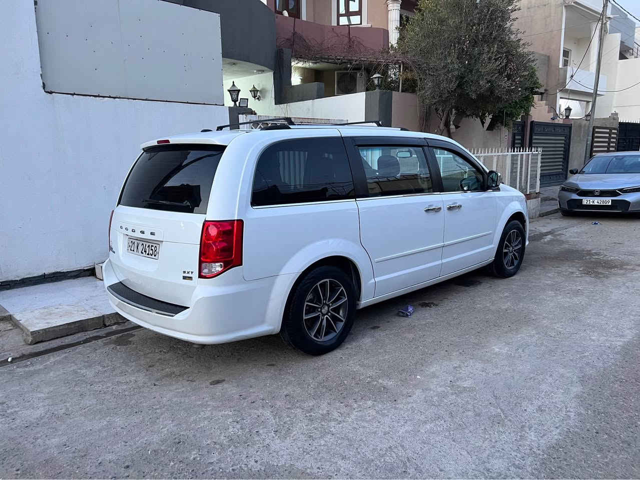 دوج كرفان 2017
مواصفات SXT
ابواب كهربائى
كشنات جلد 
كشن كهربائى 
داخل Vip

بدون حادث بدون صبغ 
قطعه تبديل بيلادي 
كير ومحرك بشرط مامفتوح
ماشي ١٣٣ الف
رقم وسنويه جديد بأسمى

سعر ١٧٥
***********
*********** كركوك, العراق
