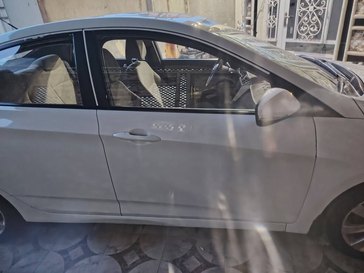 السلام عليكم ورحمة الله سياره اكسنت موديل 2014 خليجي للبيع السياره رقم بابل بأسمي سنوية الى 2030  فول مواصفات اشاير بالمري وبنوراما وكل نقص مابيها حداديه 70% بيها قطعه تبديل ونص قطعه صبغ بدون دواخل ماشيه 148 مكاني بابل مركز الحله السعررررر  102 وبيها مجال بسيط *********** متواجد واتساب
