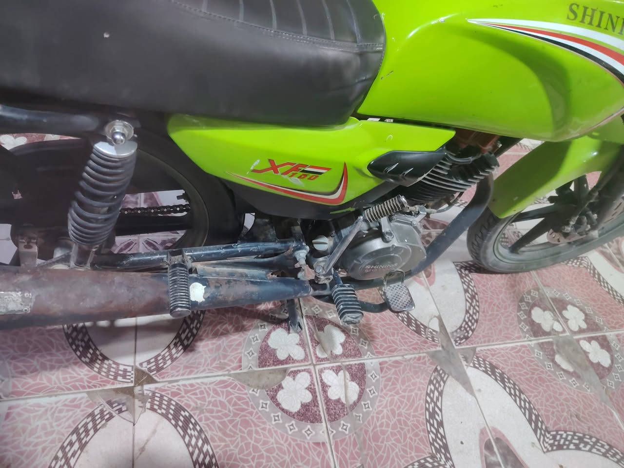 سلام عليكم.
 دراجه شانك موديل 2023
نضيف مكينه ما مفتوحه 
اوراق اصولي 
800وبيها مجال مكاني طوريج 
***********
