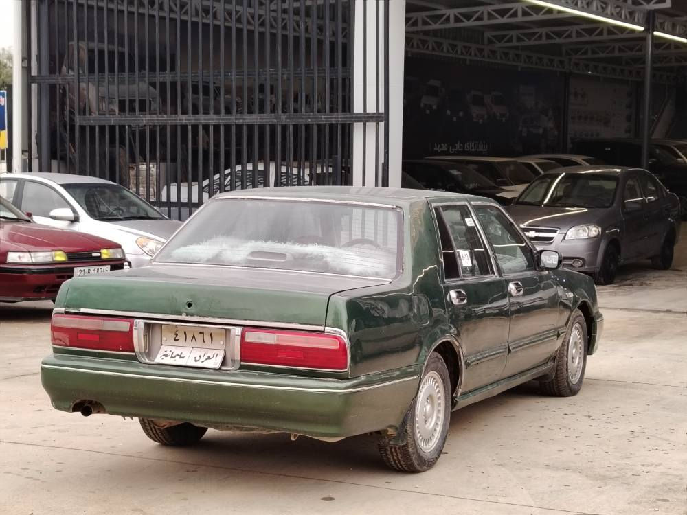 سدریک 2001 بۆیاغ تەنکبوە هەڵی داوە
سبوغ عامە بێ دەعم و لێدران
پشت و پێشی هیچی پێوەنیە
ناوی لەحاسیبە نیە. ناوداخیلی زۆرجوانە
گێڕومەکینەو تەبرید بەشەرت
توندوتۆڵە بێ مەسرەفە
سەنەوی بەسەرچوە
33وەرەقەو مەجالێکی کەم
***********ڤایبەر وەتس ئەپ
***********لەشاری کۆیەم كويسينجاك, أربيل
