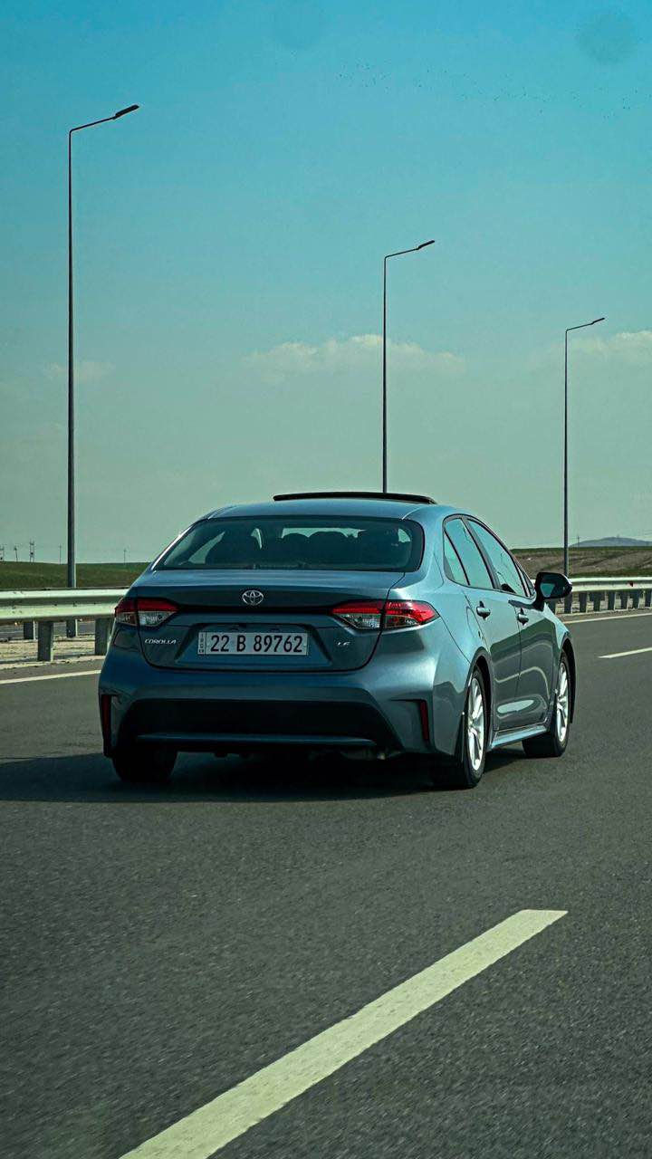 تويوتا كورولا موديل 2022 LE  بلس فول مواصفات 
حادثها سطحي بوند مصبوغ و ثلاث اصابع جاملغ جهه السائق السياره حيل نظيفة شرط بدون دواخل 
مواصفاتها 
بصمة 
فتحه سقف ( سلايت ) 
ويل كب
تحكمات ستيرن 
نقط عمياء 
رادارات 
تثبيت سرعة 
تثبيت مسار 
تدفئة كشنات 
تدفئة ستيرن 
شحن واير ليس 
هاندبريك بصمة 
اوتو هولد 
تدفئة ماسحات 
اضاءة عالي ناصي اوتو 
بيها ايربك ستيرن مرجع و برده 
السياره ماشيه 75 الف كيلو
للإستفسار عن السعر الإتصال على 
***********
***********
مكان السيارة بعشيقة دهل اوران, واسط
