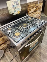 طباخ • مستخدم قليل