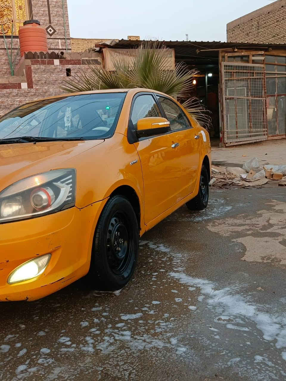 السلام عليكم 
جلي موبل موديل 2012 كفاله 
مكينه وگير كورلا بالكارتون كهربائيات كله شغاله جاهزه 
رقم صدامي راعيه موجود 
سعر 30 وبيه مجال قليل مكانه ناصريه 
مكلف بلنشر 
***********
