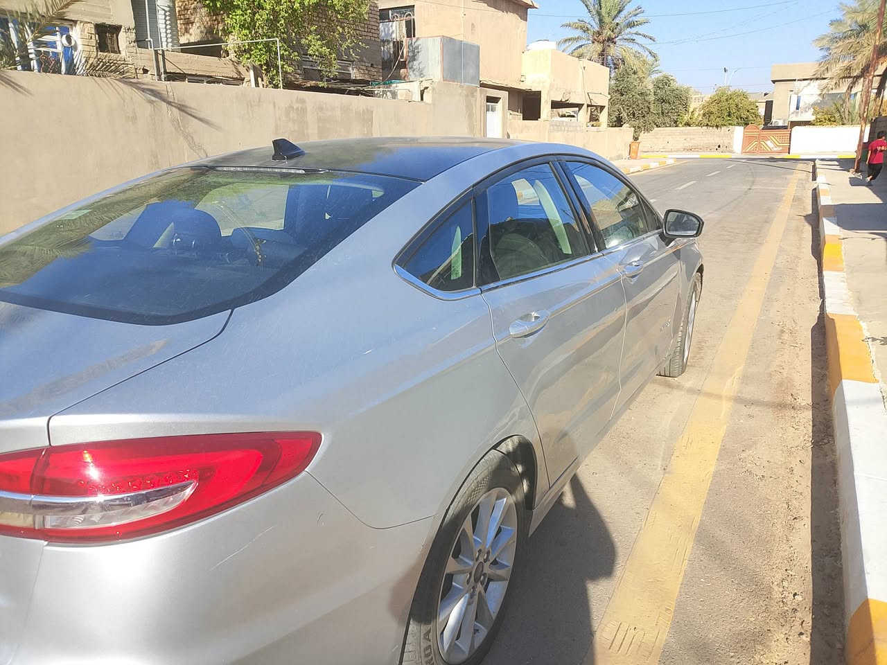 السلام عليكم ورحمه الله للبيع سيارة فورد فيوجن محرك سياره 2000 هايبرد موديل 19 حادث بسيط بدون دواخل رقم بغداد الرقم الجديد ما راح اذكر السعر انت قيم واخذ بلي يرضي الله سبحانه لا والله محتاج فلوس ومضطر ابيع  السيارة حلوة وجاهز التواصل على الرقم *********** السيارة موجودة في محافظ ديالى تحاتي للجميع
