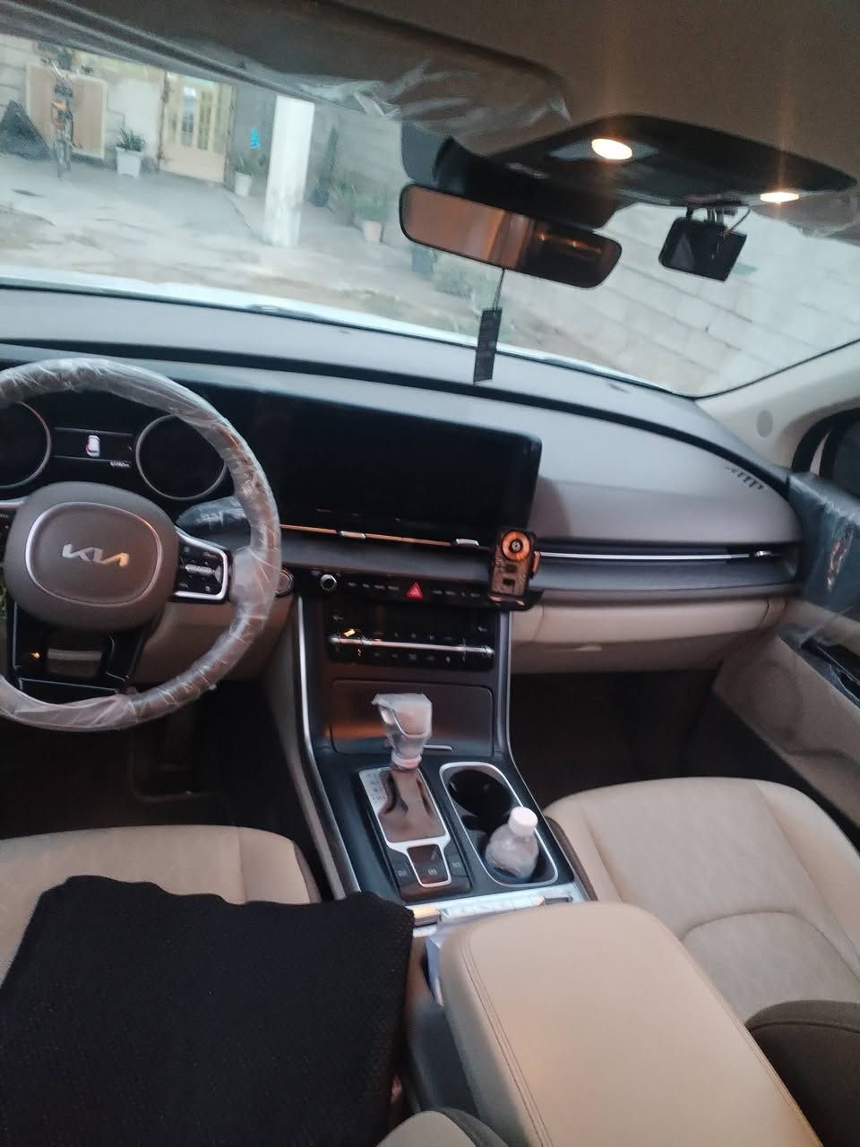 السلام عليكم
(للبيع)$او المراوس حسب القناعة
كيا كرنڤال 
سنة الصنع :2023
محرك:3600ستة سلندر
كير:8نمر
وارد:كوري
كيلو متر:67
(المواصفات)
1-بصمة
2-كشنات جلد +تدفة+تبريد
3-تحديد مسار +قيادة ذاتية
4-نضام ايكو+سبورت
5-تحكمات ستيرن
6-تبريد مناخي
7-شاشة چبيرة
8-تبريد لمس
٩-توقف ذاتي
     ( رقم ) بغداد:جديد
 (رقم الهاتف):***********
ملاحضة:السيارة ترهم امراوس بأقل منها
