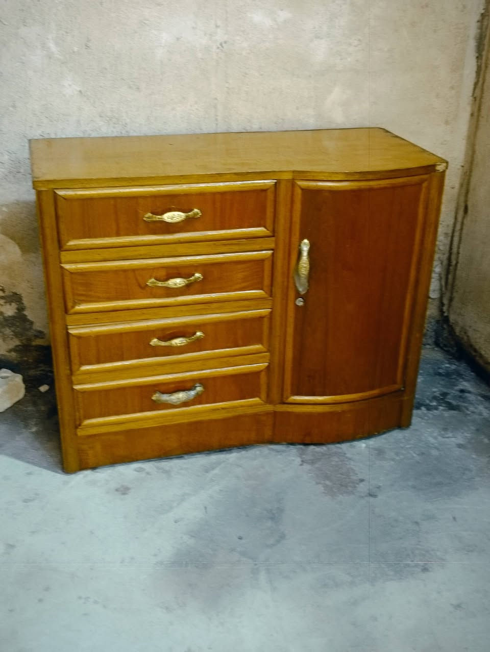 غرفه تسكام داخل خارج صاج السعر950,مكانها حله شارع 80الشراي يتص ***********
