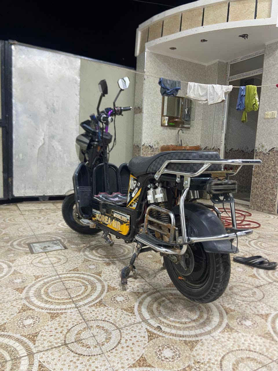 السلام عليكم موطور شحن للبيع نوع الدرجه جبلي
1.موديل 2025
2.موطور نضام R
3.بطارياته فول
4.اسم شركت الموطورKOREA.MR
5.اضويه شغاله 
سعر الموطور 350 و بي مجال 
للستفسار ***********
