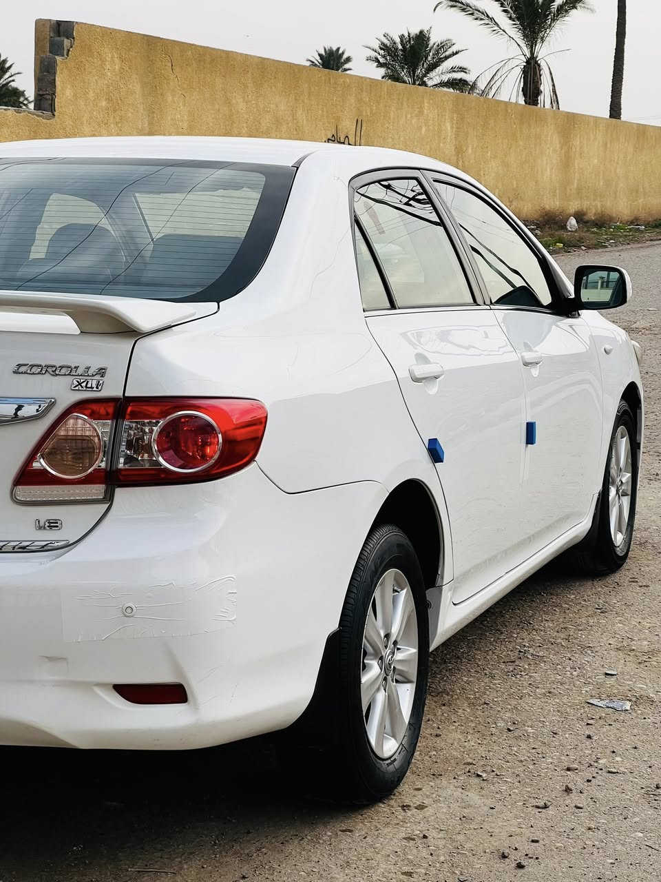 السلام عليكم جميعاً تويوتا كورلا خليجي الشركه العامه مكفوله موديل 2011 رقم بغداد دولي بسمي محرك 1800 تخم تاير جديد صدر امامي وخلفي جديد حساس خلفي السياره مال جناي جاهزة العنوان صلاح الدين بلد الاتصال ***********
