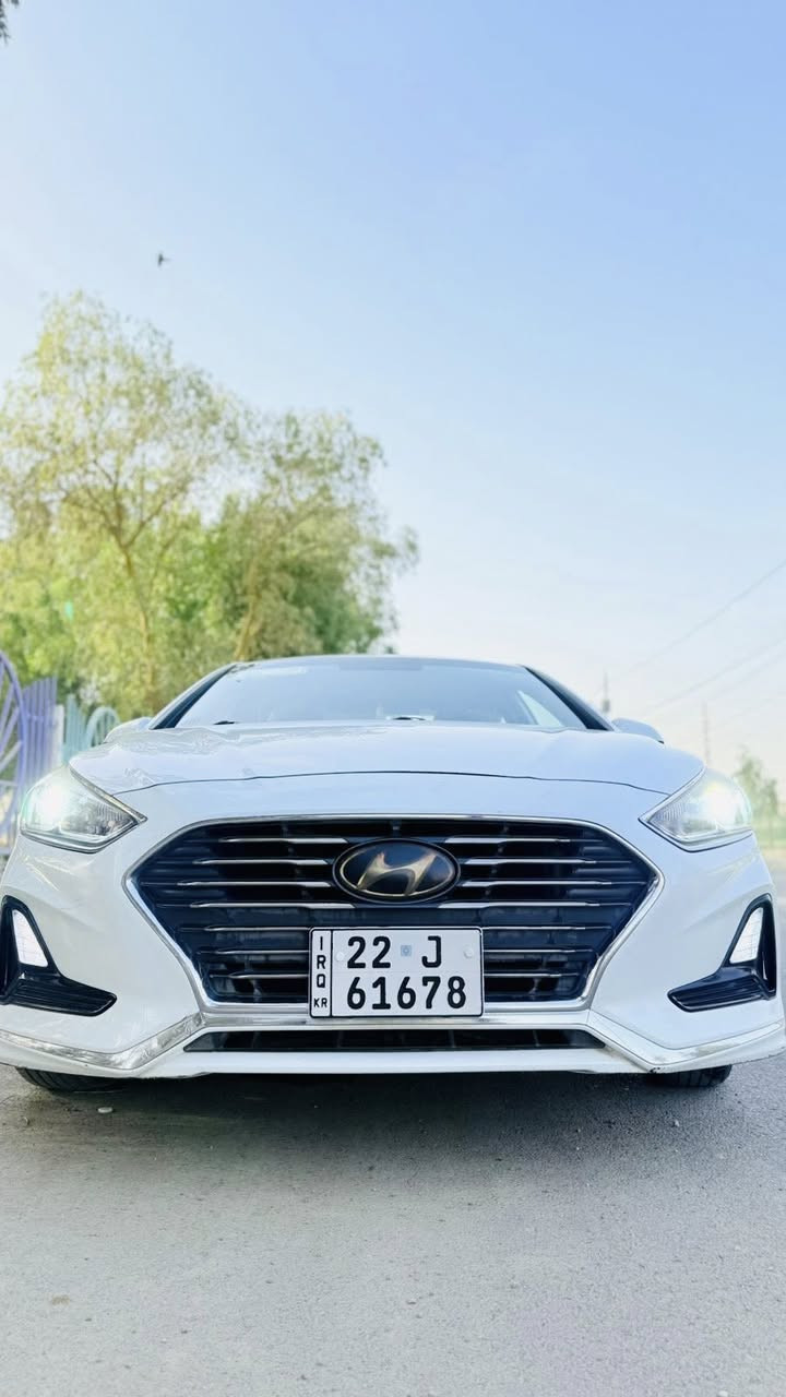 سوناته امريكي موديل ٢٠١٩
بيها صبغ فقط الداير مال جاملغ الخلفي 
لغد وشاصي كفاله ايرباكات سليمه 
مكينه 2400 
ماشيه 80 الف 
كير مكينه كفاله 
مواصفات نص فول 
شاشة كبيره ابل كار بلي 
كامره دواره 
رادارات جانبيه نقطه عمياء 
مود درايڤ ثلاث انضمه قياده 
لايت زينون 
صدر وتايرات وباتري جديد 
سياره نضيفه بمعنى الكلمه متصرف عليها ابد 
رقم اربيل الجديد هزه جديده ب اسمي 
مكاني بغداد ***********
