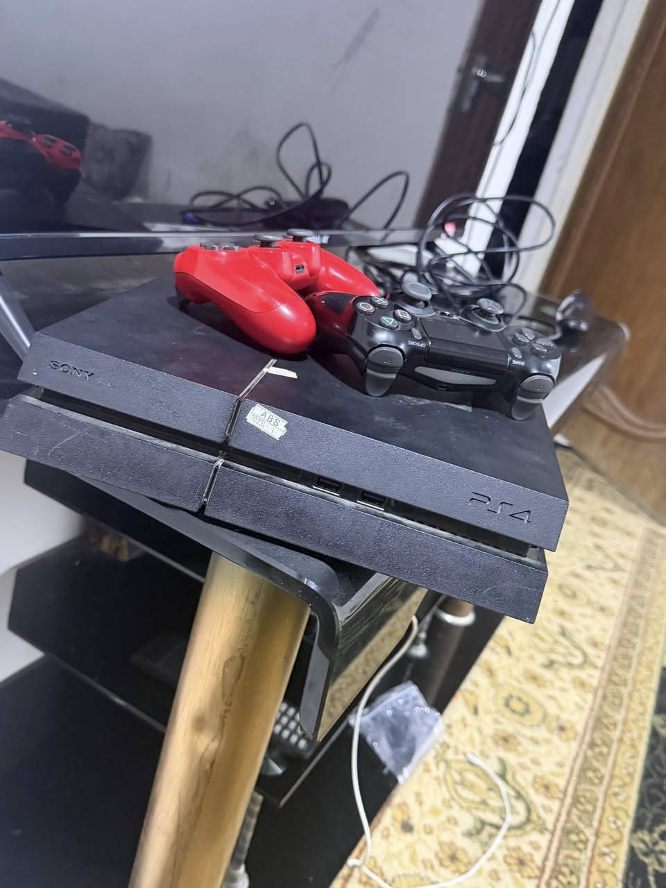 پلي 4 للبيع  كامل هوا وملحاقته ***********
