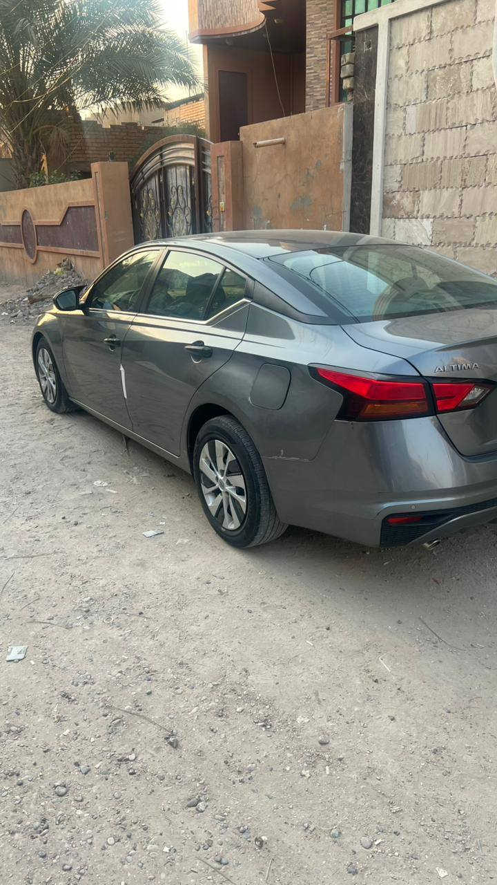 السلام عليكم للبيع
التيما 23 بغداد ماشيه86 كلين مياه أمطار مكفوله من الحادث بيه بارد فقط موجود بالصور محرك 2500 كير محرك مكفول كامره بصمة تشغيل تشغيل عن بعد رادار امامي وخلفي نقطه عمياء مثبت سرعه 
السعر 165 وبيها مجال
موجوده بالفلوجة
***********
