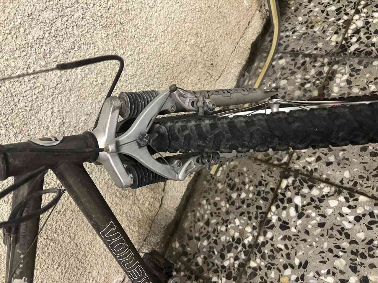 بايسكل جبلي ياباني نقص بَـßÃŠـسّ الكشن والبريك الورا ناقص بَـßÃŠـسّ السيم المكان بغداد حي الجهاد السعر 150 قفل الرقم ***********
