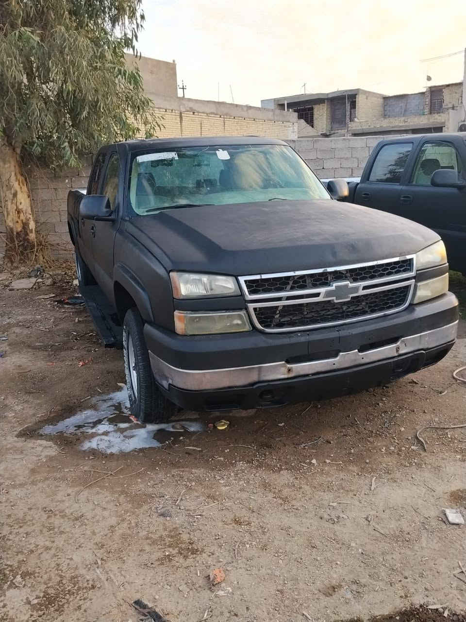 السلام عليكم سيارة سلفودور ٢٠٠٦ وزارة الداخلية مزاد للبيع ***********
