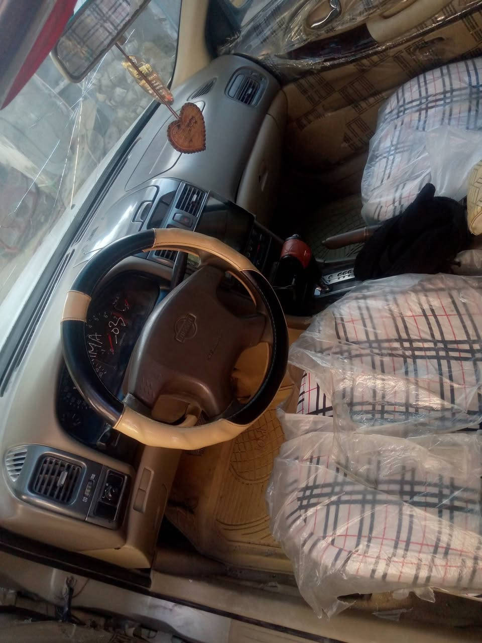 سلام عليكم نيسان موديل 200 رقم دولي راعيه يمي بكوفه راعيه ذهب صافي سياره مكينه وكير  كارتون تبريد بس غاز دوشمه جديده تخم تاير ويلات جدد سياره بلاديه مكانه نجف مراوس طيبه نضيفه ميخالف افيو عادي بيع مراوس مكان نجف كوفه ***********
